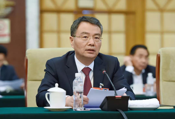 關(guān)注油耗子、公路三亂、從業(yè)資格證!徐冠巨代表講出心聲